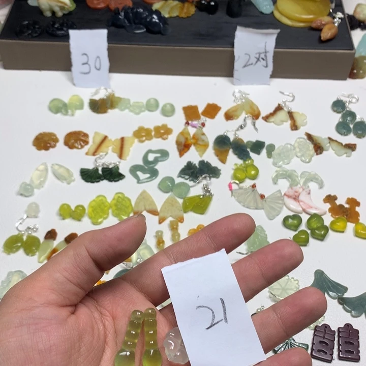 蛇纹石玉耳钉足银镀金镶嵌爱****子