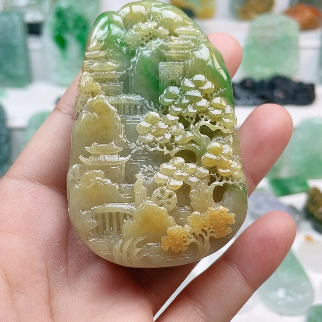 翡翠颈饰未镶嵌山水