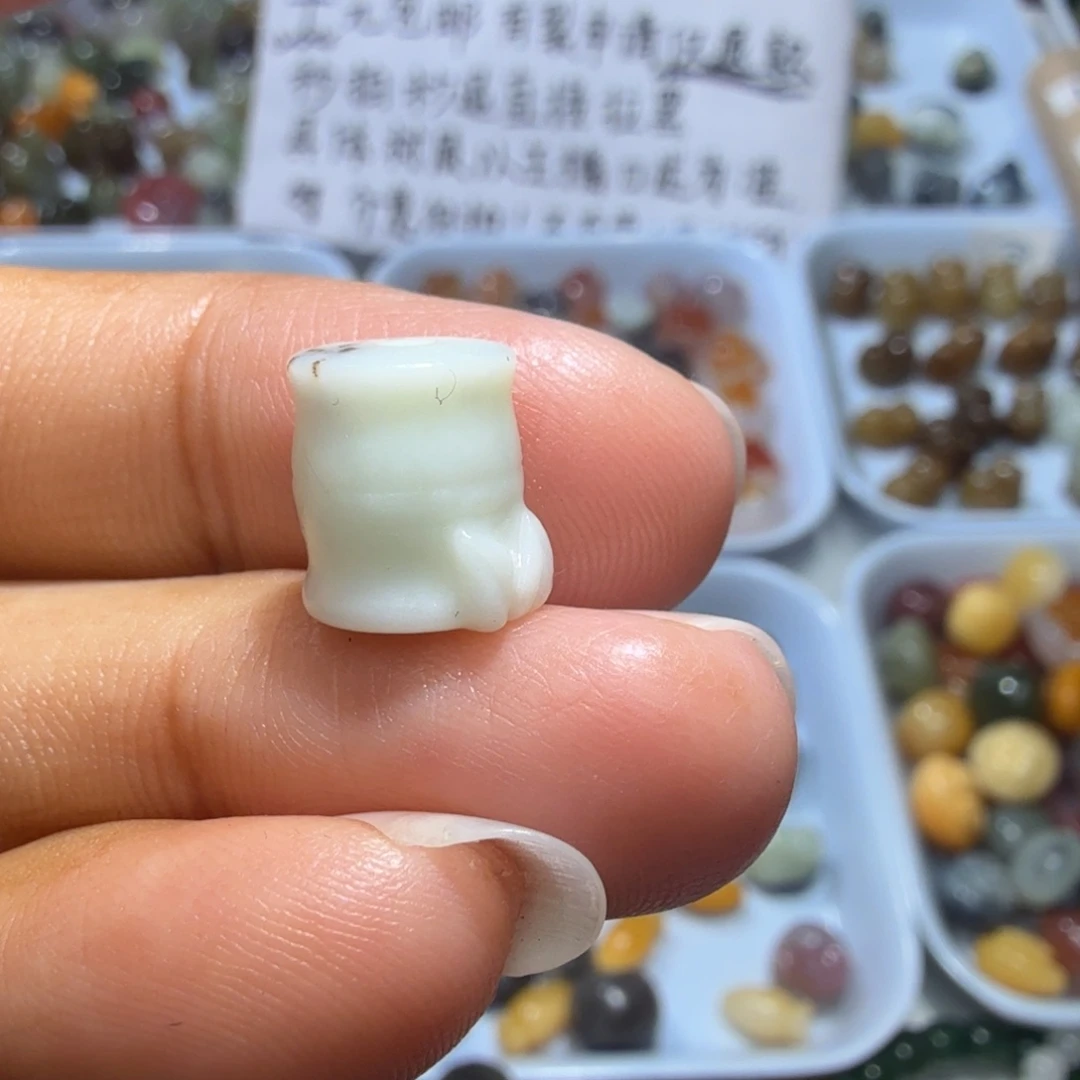 和田玉未镶嵌珠宝奇石