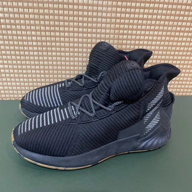 42码 adidas 黑灰 中帮实战篮球鞋 准新