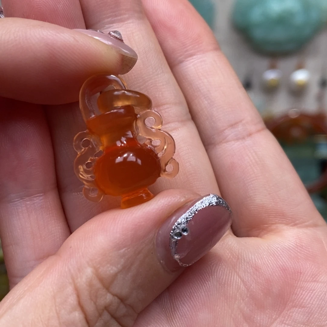嗨***嗨蛇纹石玉未镶嵌颈饰