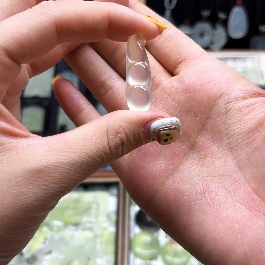 岫玉未镶嵌吊坠(赠链)