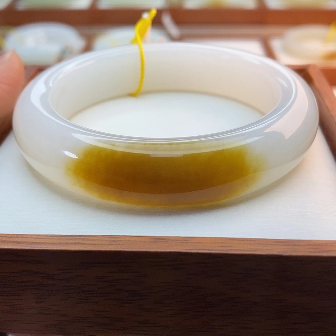 和田玉（糖玉）未镶嵌手链