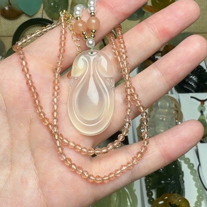 蛇纹石玉未镶嵌颈饰