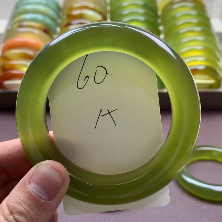 嗳***吖蛇纹石玉未镶嵌手镯