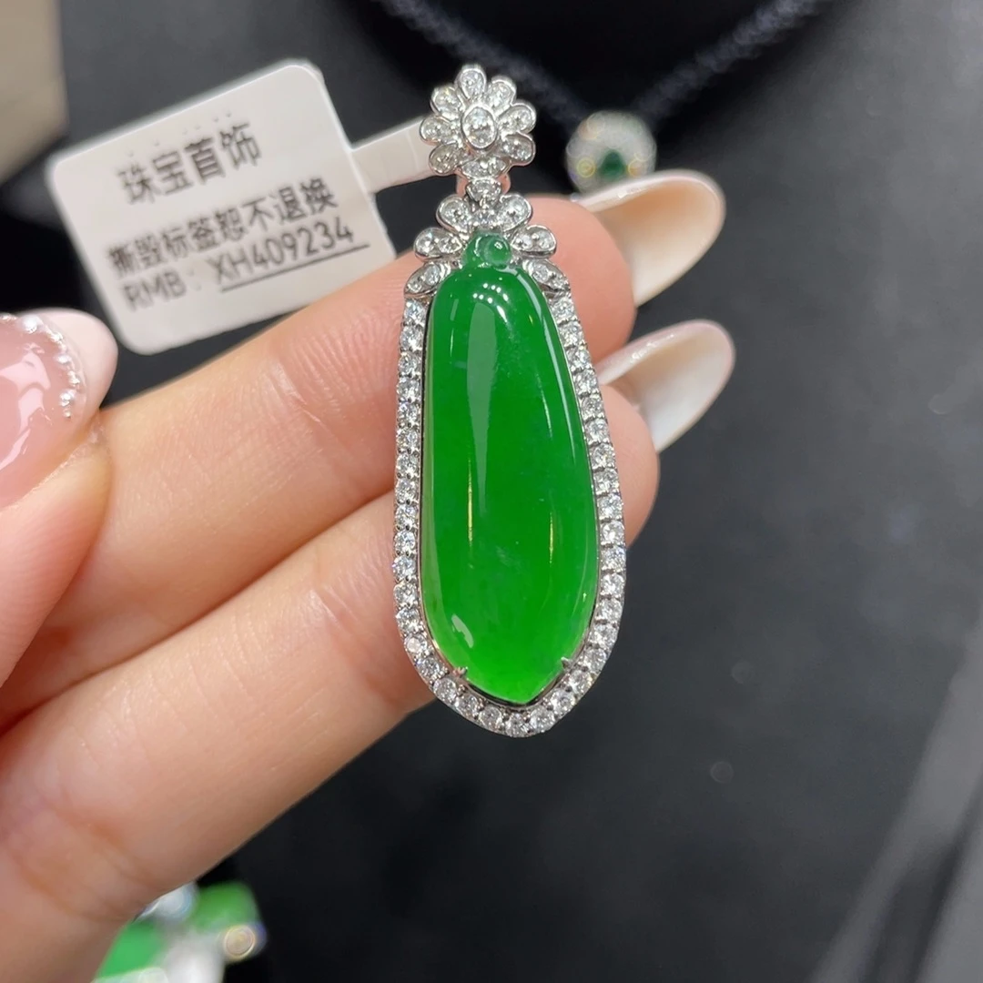翡翠颈饰18K金镶嵌天然缅甸翡翠a货