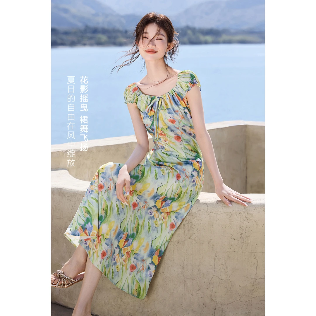 沫晗依美【柔焦花园】2025夏季新款艺术抽象花卉晕染印花度假连衣裙