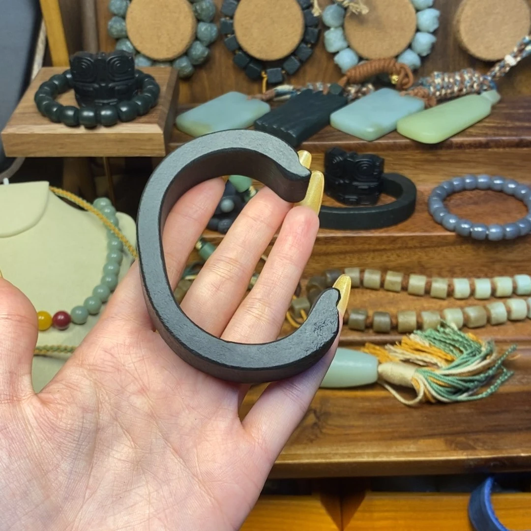 和田玉未镶嵌颈饰梦***→