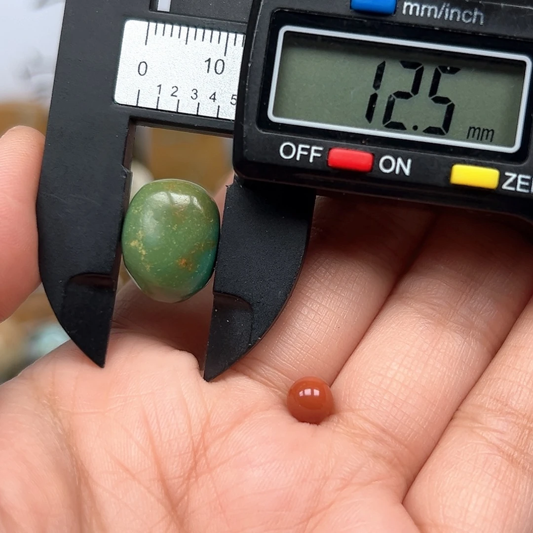 南红玛瑙未镶嵌珠宝奇石