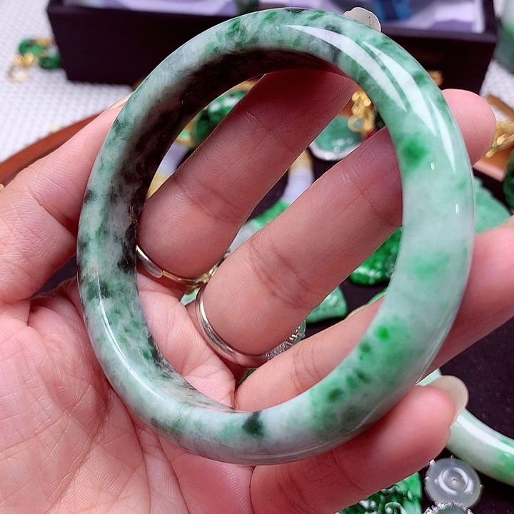 未镶嵌手镯翡翠翡翠