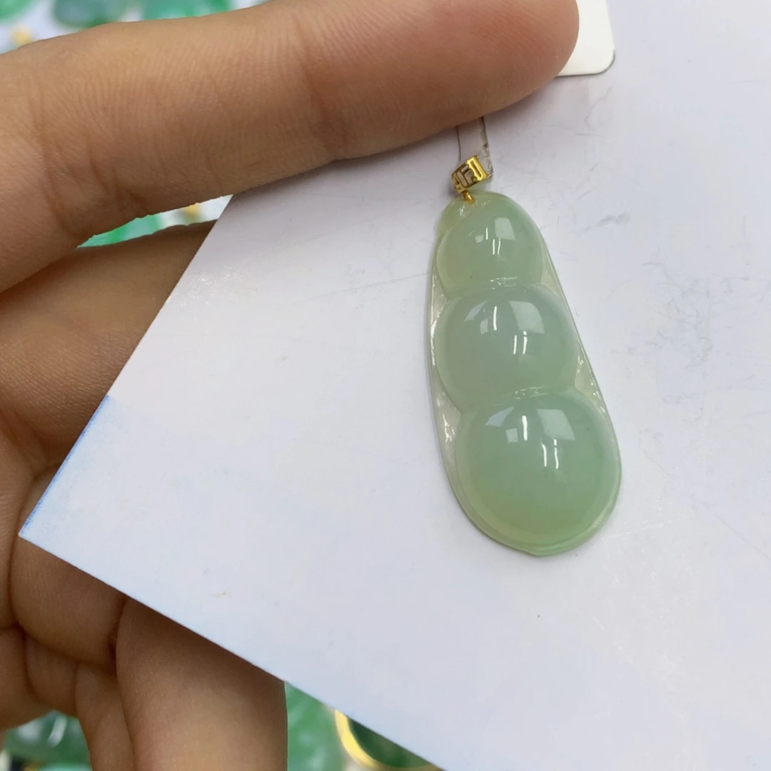 翡翠18K金镶嵌颈饰翡翠