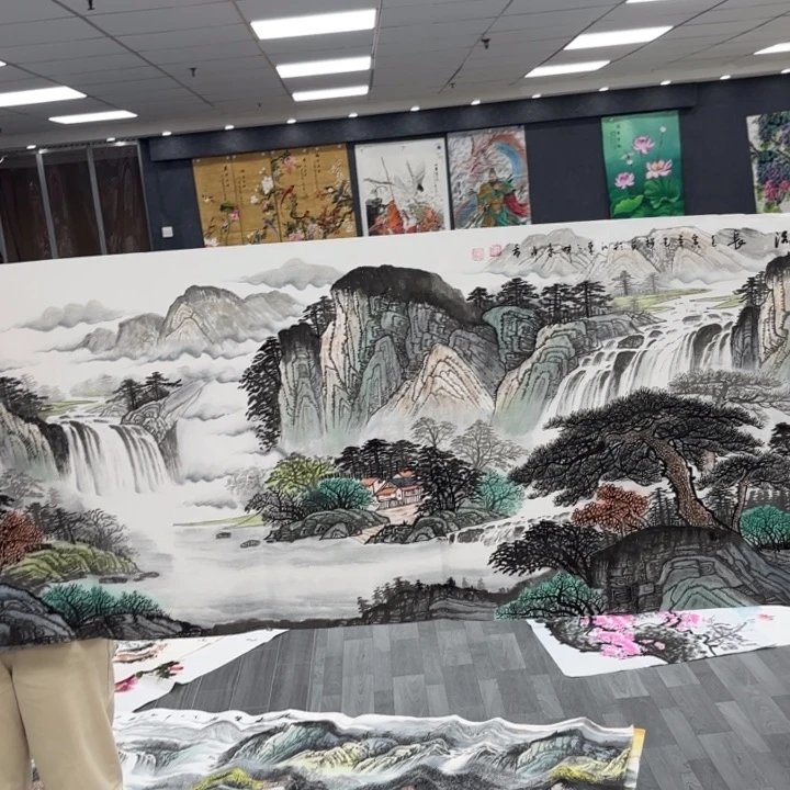 字画等多种形式的艺术作品和
