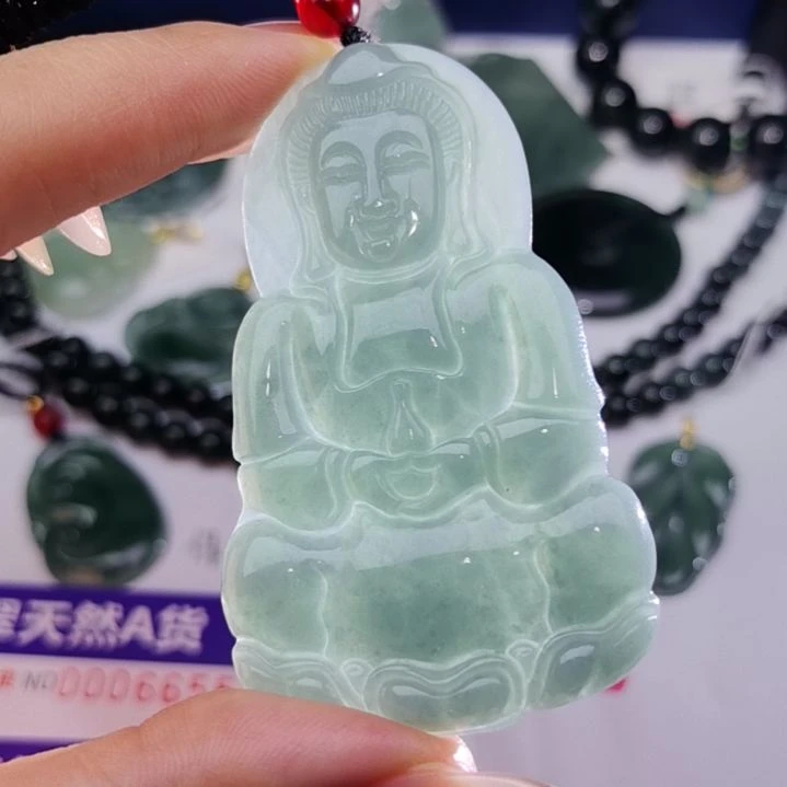 翡翠颈饰未镶嵌天然的A货翡翠