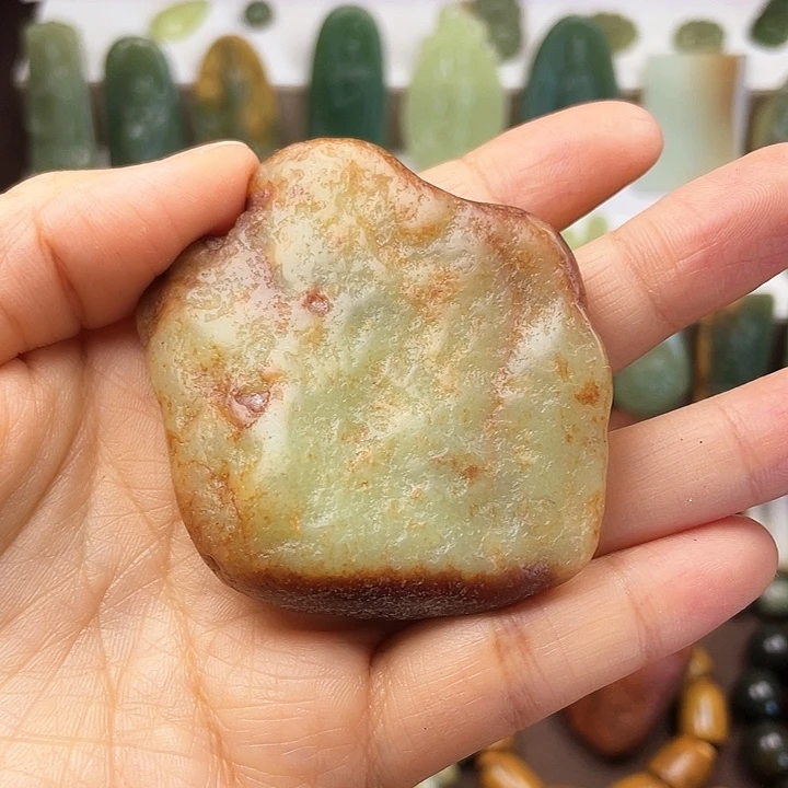 岫岩河磨玉（透闪石质玉）颈饰未镶嵌