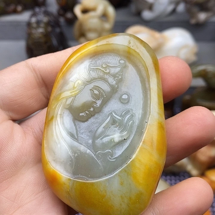 未镶嵌蛇纹石玉颈饰