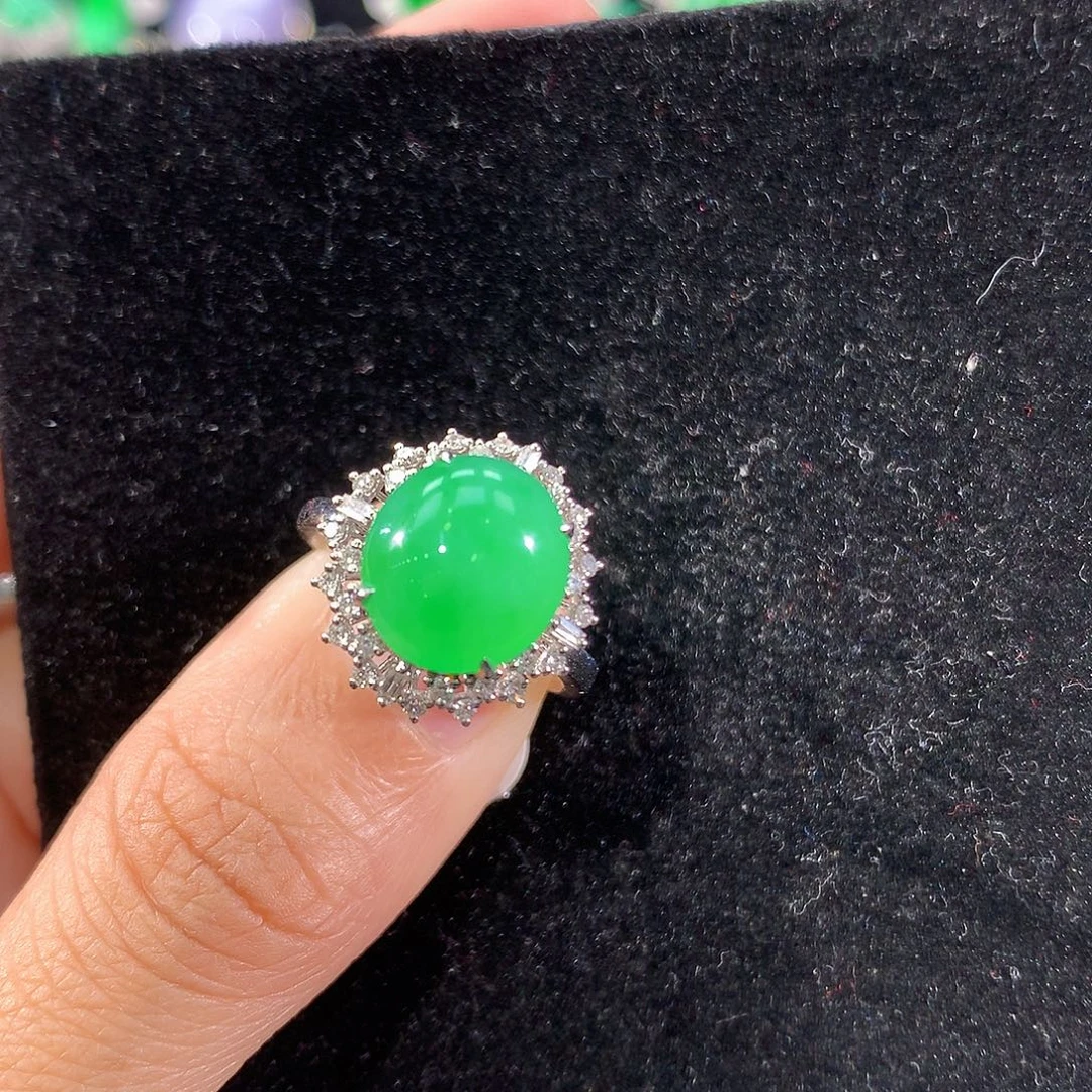 翡翠18K金镶嵌戒指