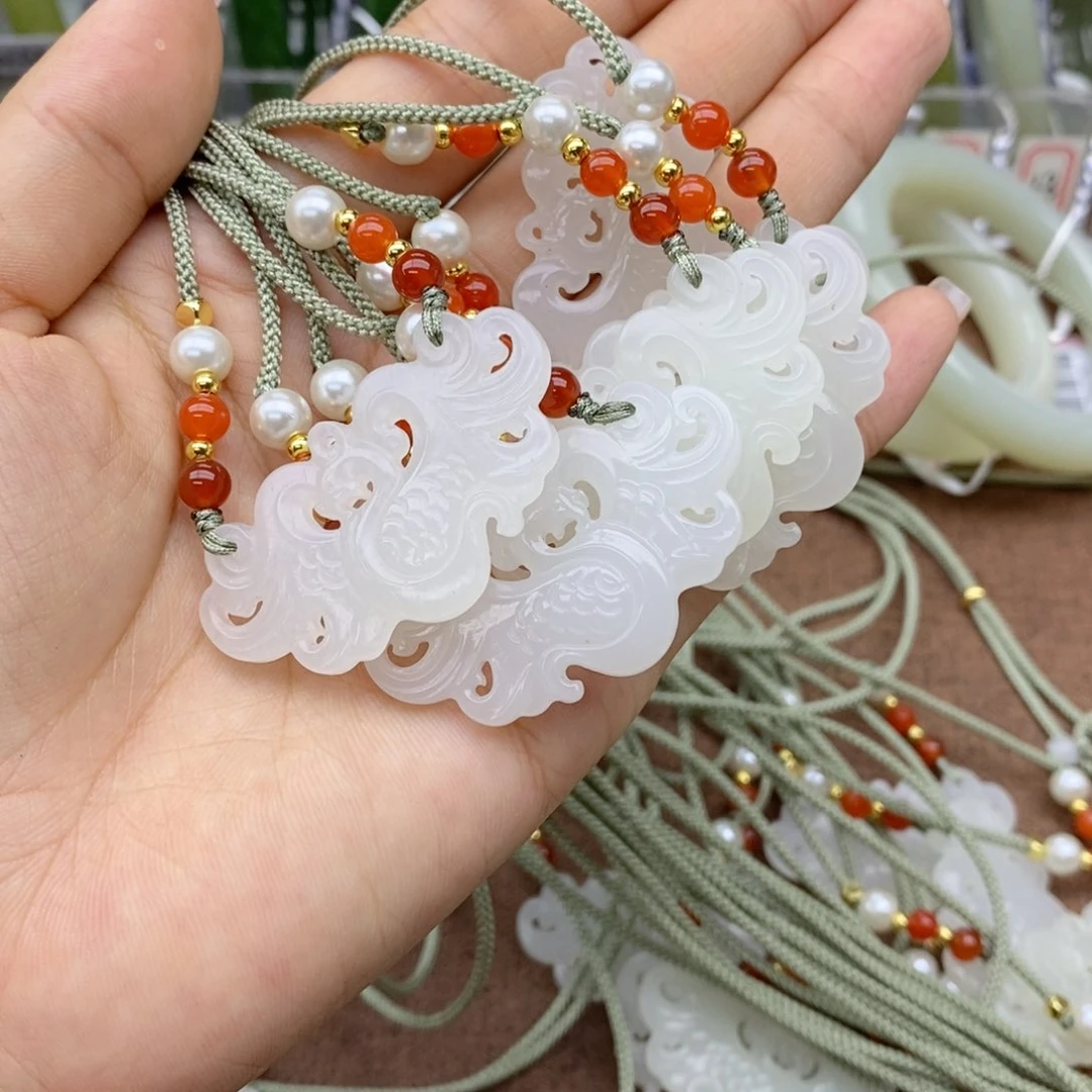 和田玉未镶嵌吊坠(不含链)