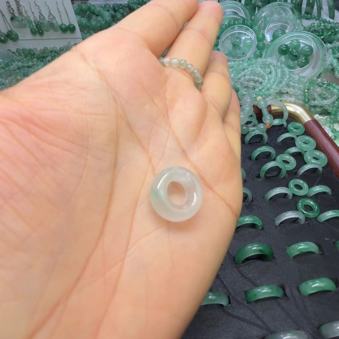 石英质玉（非洲翠）未镶嵌戒指  珠子  手镯白冰甜甜圈