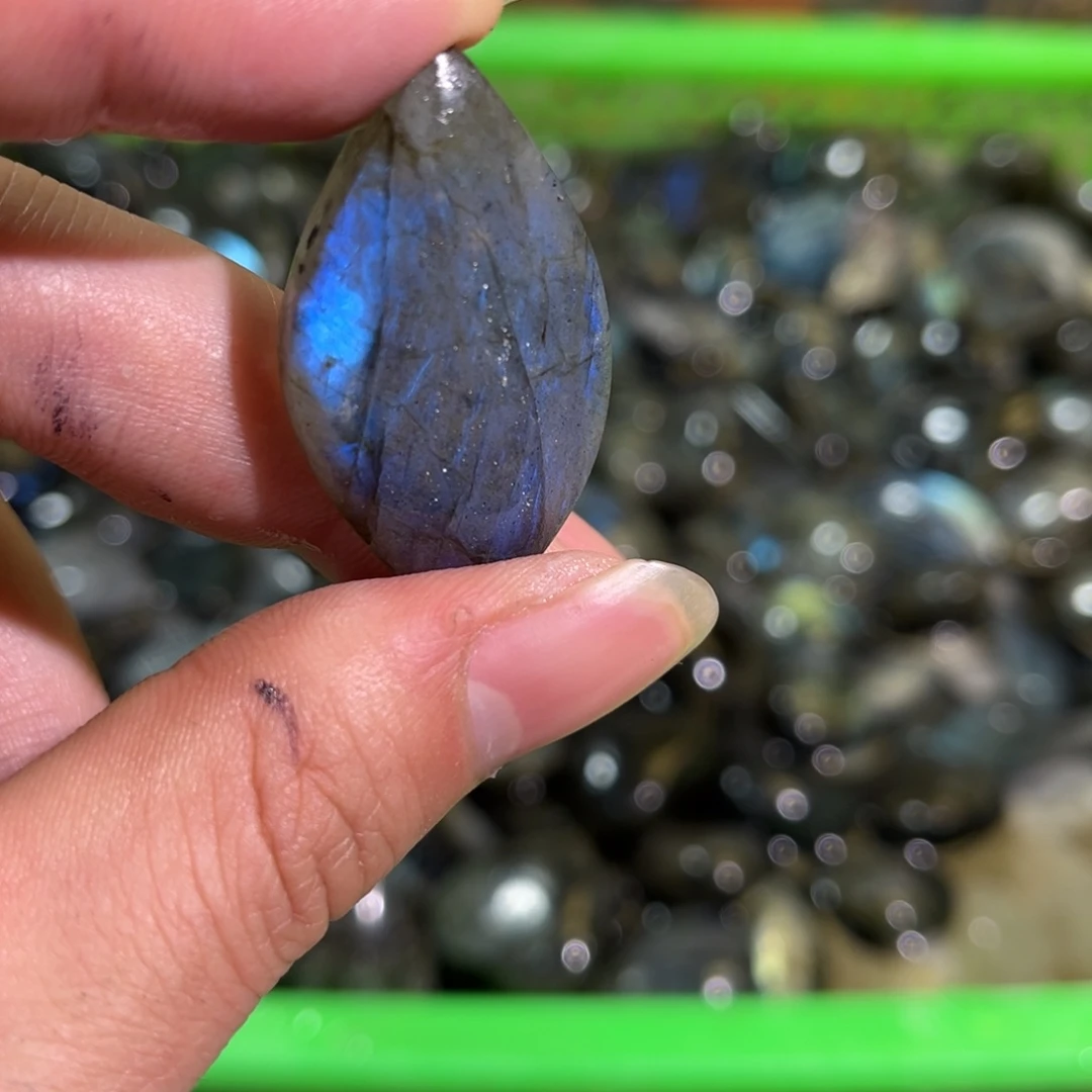 拉长石吊坠未镶嵌一****迷