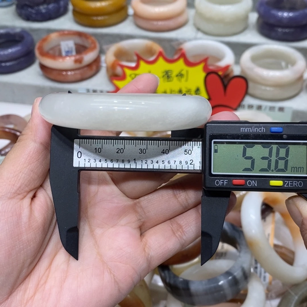 石英岩玉未镶嵌手镯