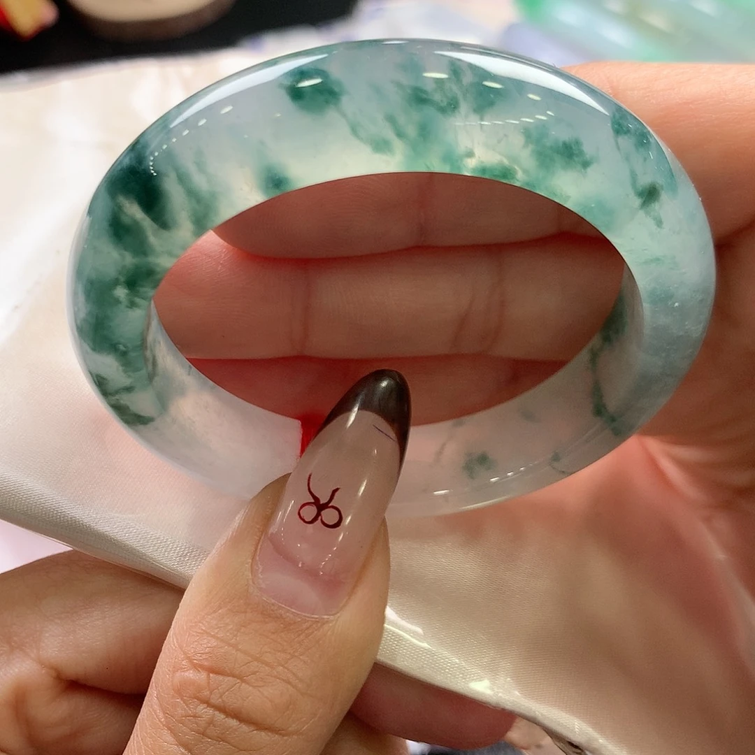 翡翠未镶嵌手镯35号