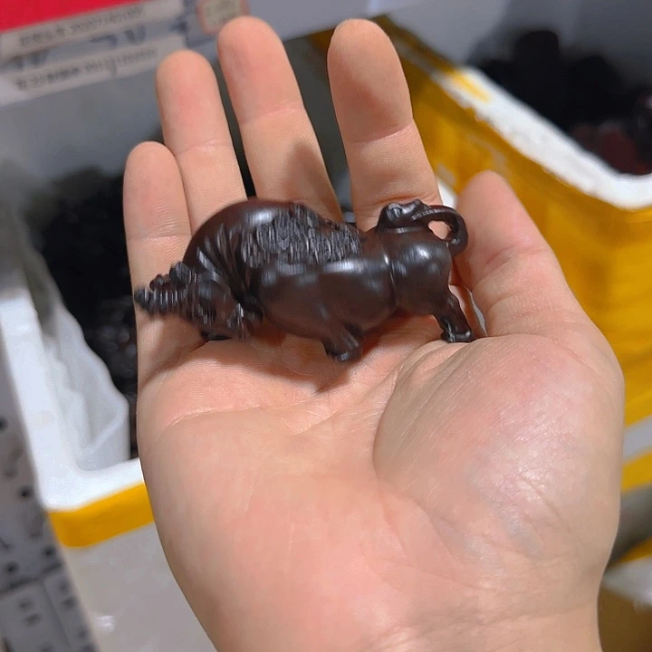 木黑檀木8金钱牛一只