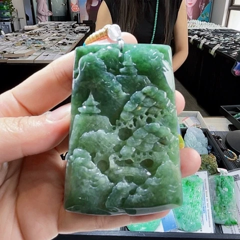颈饰未镶嵌翡翠一个