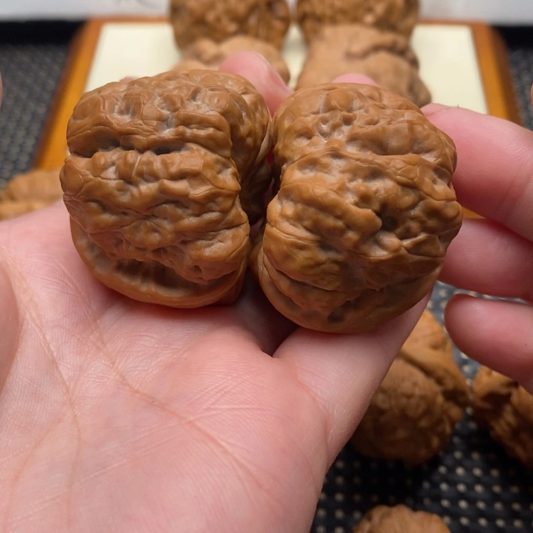 L***l文玩全品边39左右