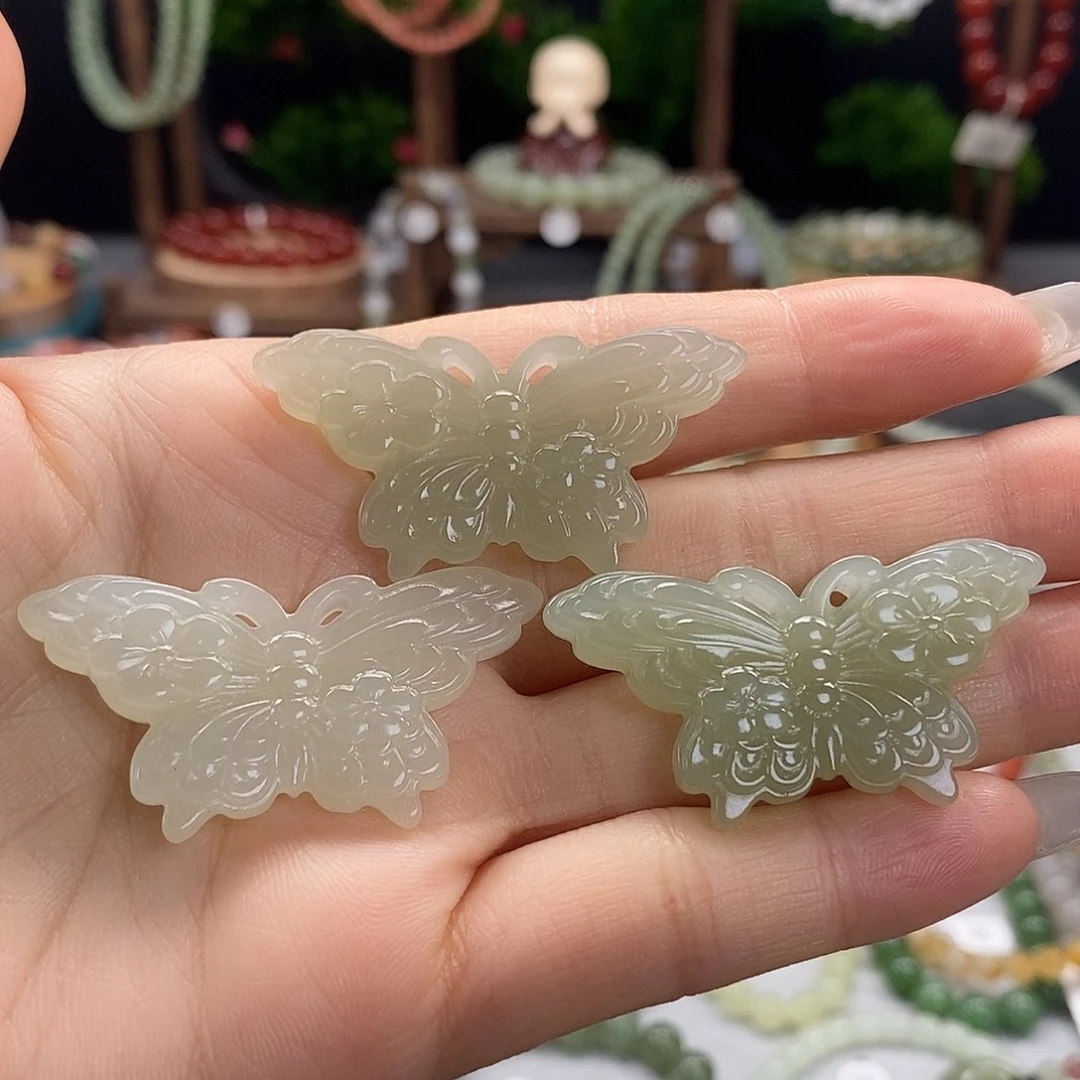 和田玉未镶嵌颈饰货中多样性发一