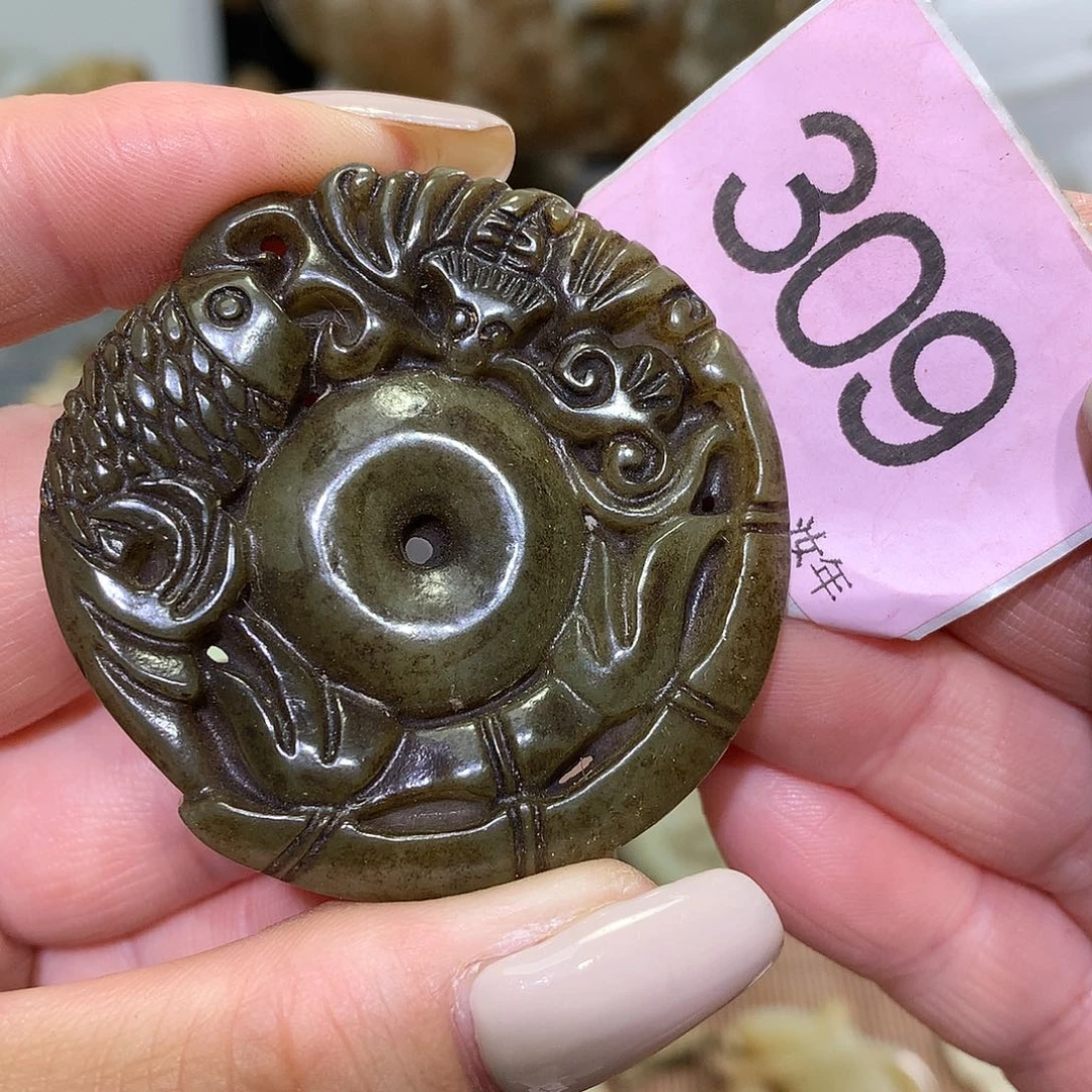 颈饰未镶嵌和田玉