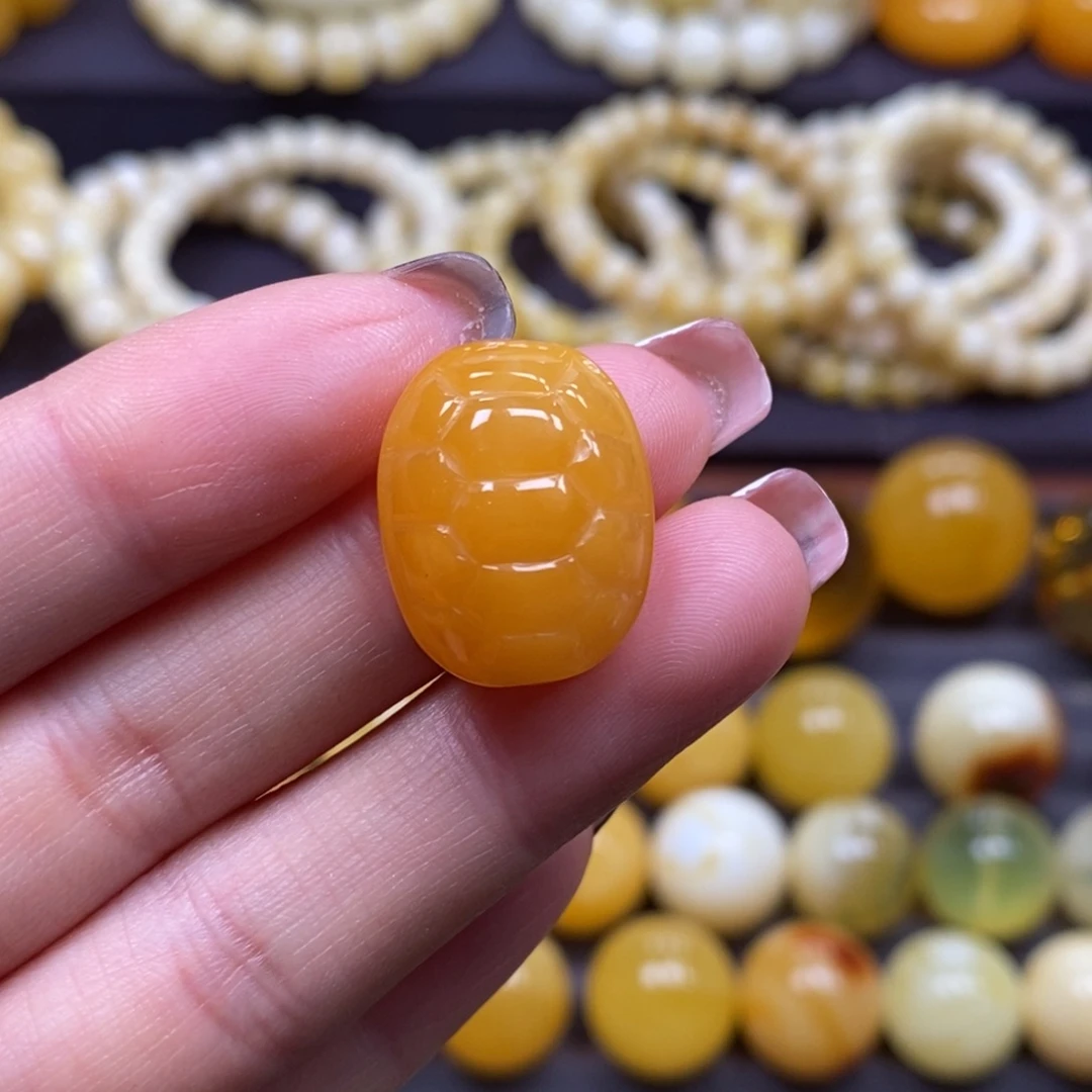 琥珀未镶嵌裸石富甲