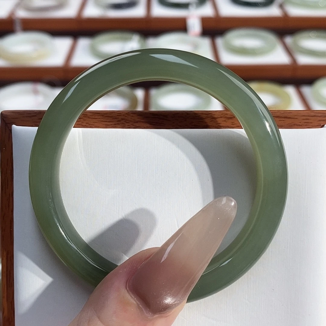 和田玉手镯未镶嵌怡