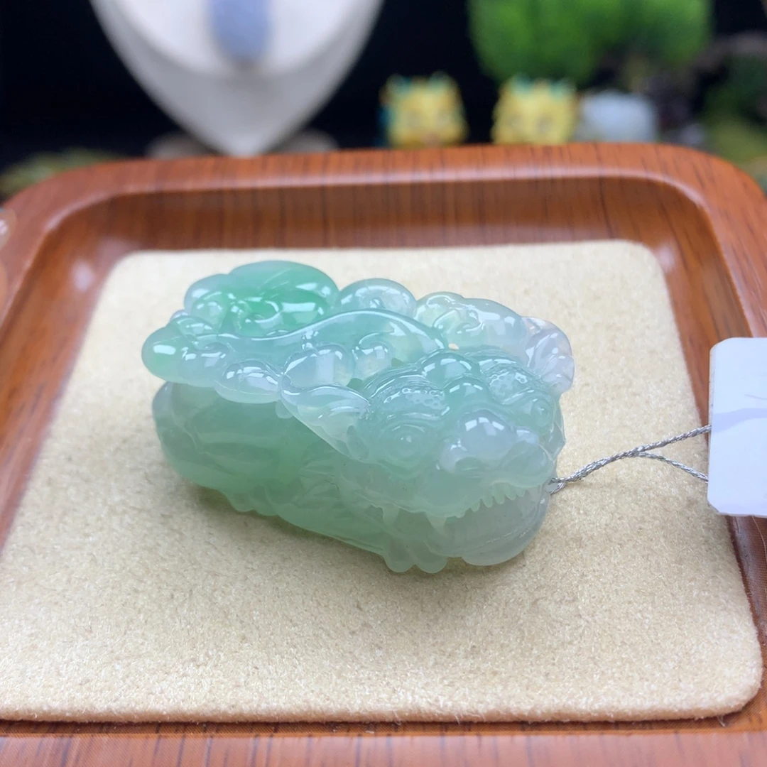 翡翠未镶嵌颈饰28