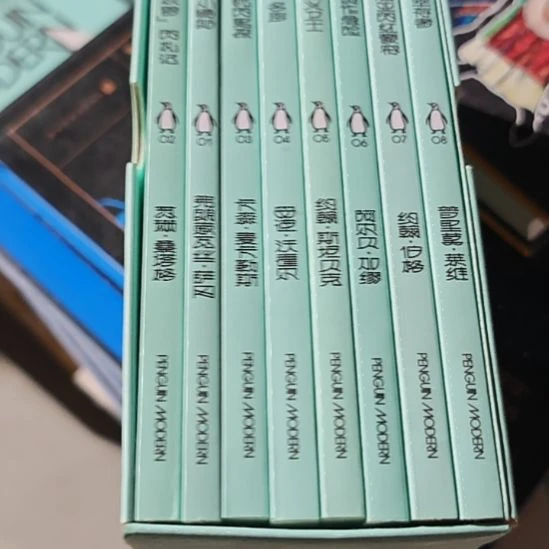 企鹅现代惊现一壳子塑封库存书