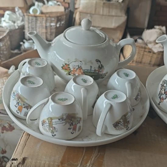 库存微瑕三娘教子茶壶一套6杯