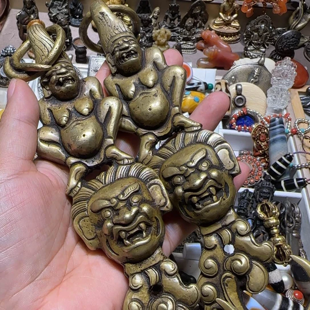 哈*吊坠…………………………………………