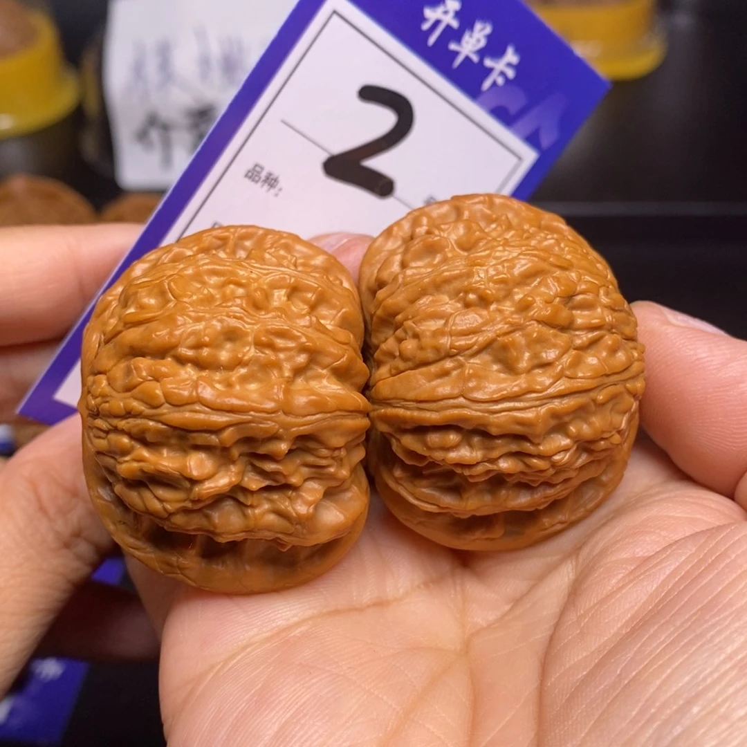 文玩核桃把件?****亚2号闷白44尺