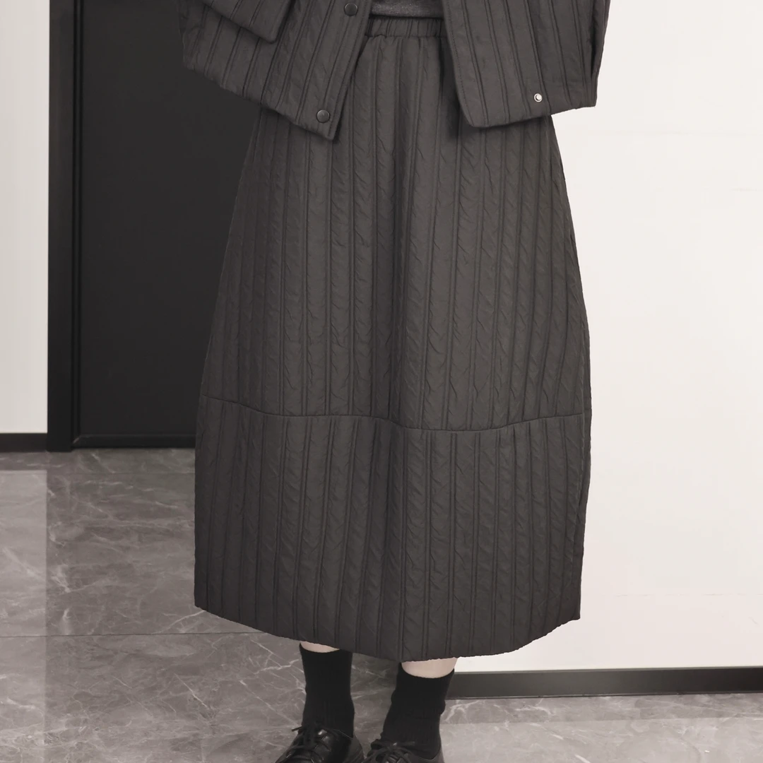 【晚李四季】冬季夹棉坑条半裙肌理感长袖竖条半身裙