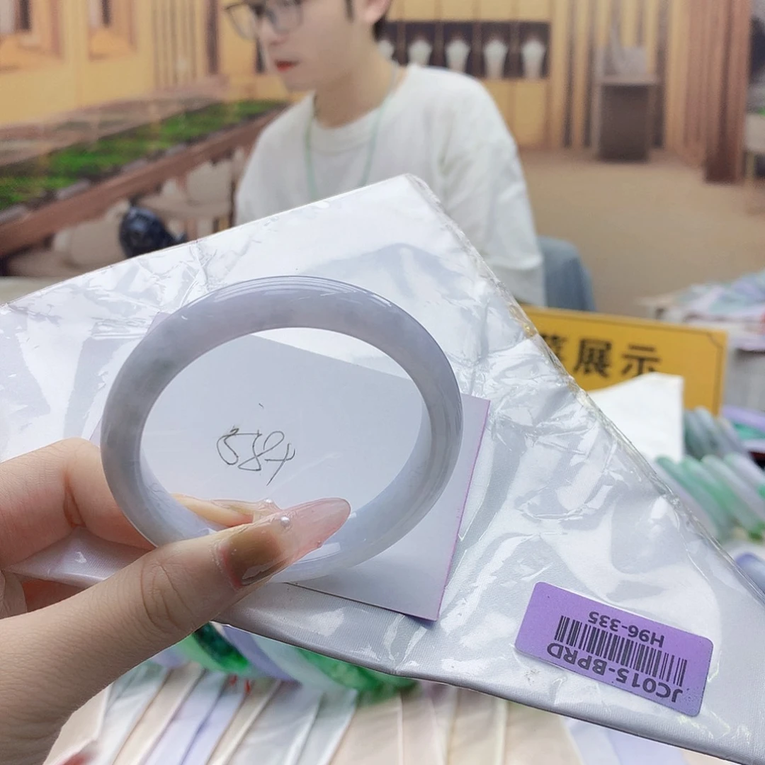 翡翠手镯未镶嵌vvhjhjjhjjjjjk