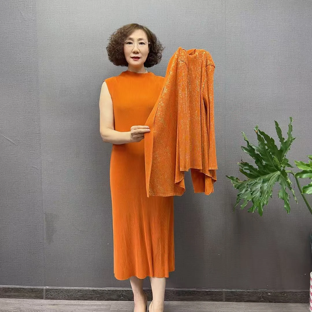 烫金褶皱女装时尚套裙