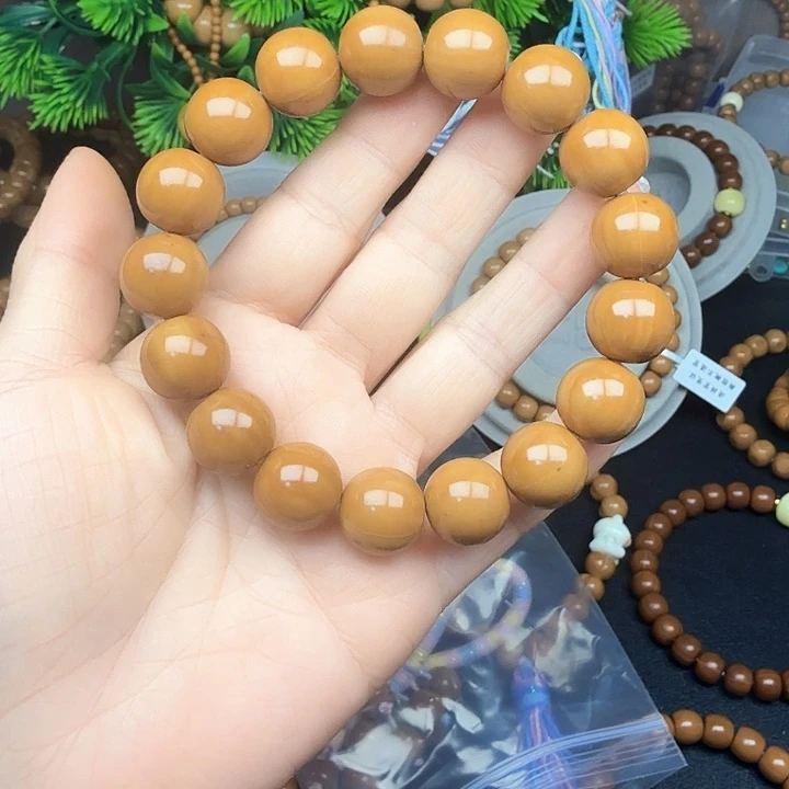 吊坠猴头核桃正圆大光珠微瑕