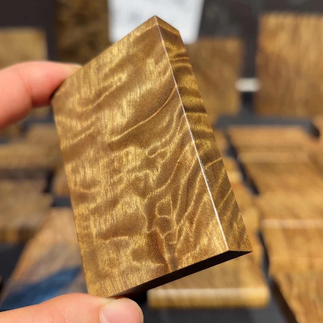 者***孙金丝楠木无事牌材料