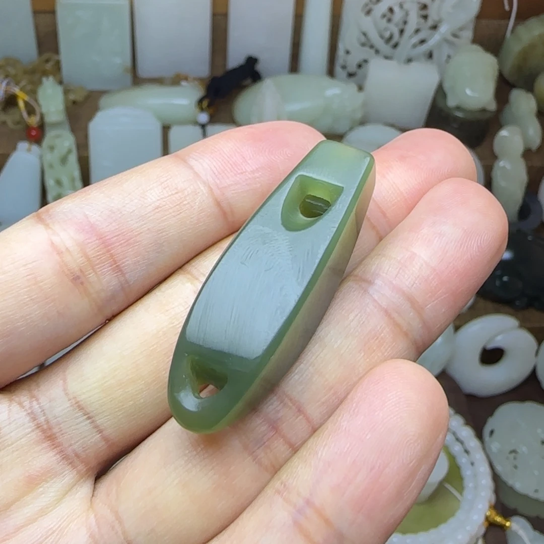 和田玉未镶嵌挂件哨子