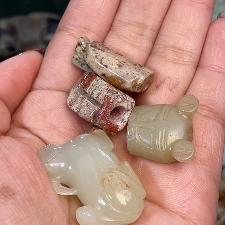 敏***的和田玉未镶嵌颈饰