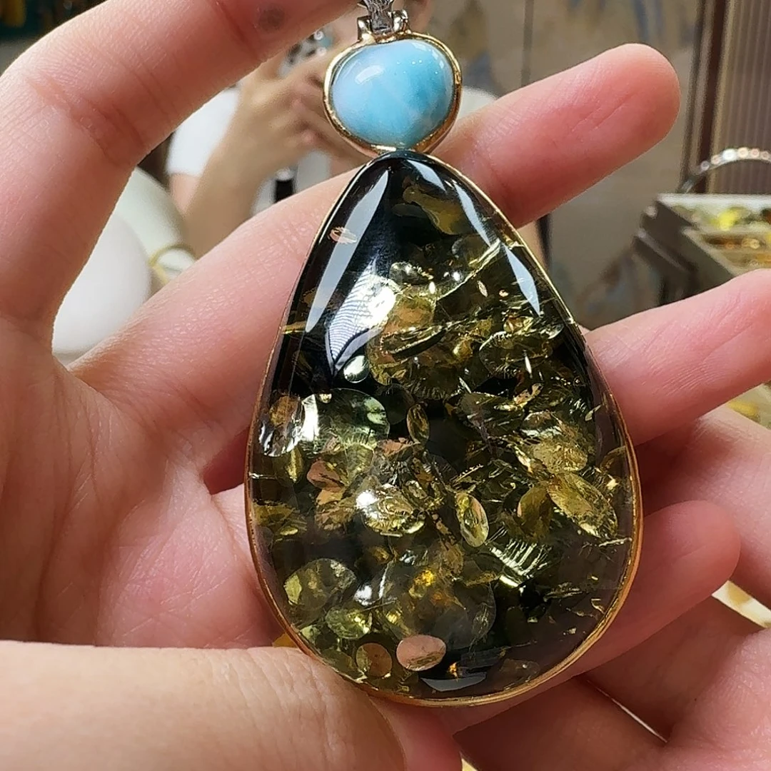 琥珀未镶嵌颈饰吊坠