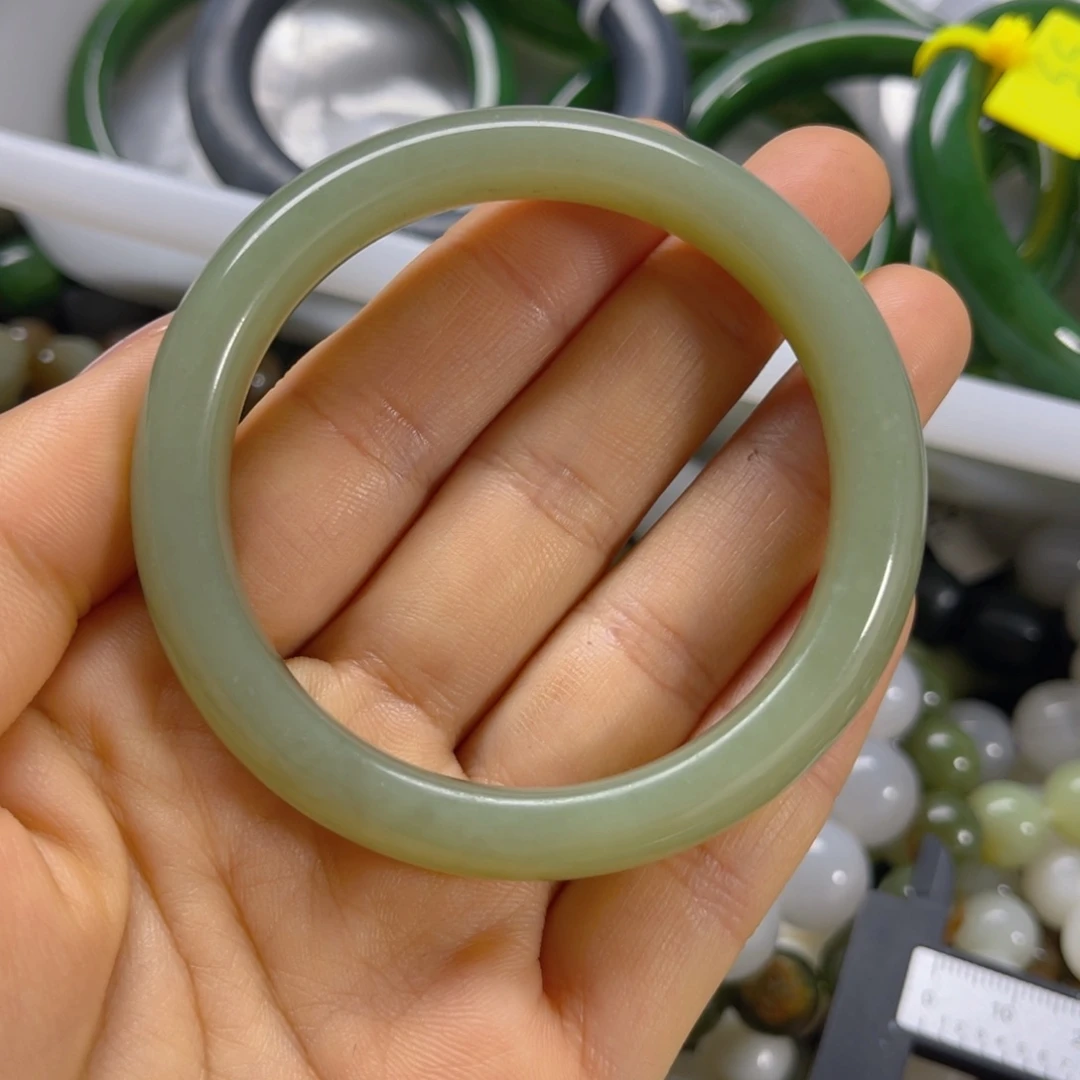 未镶嵌手链和田玉奔****…