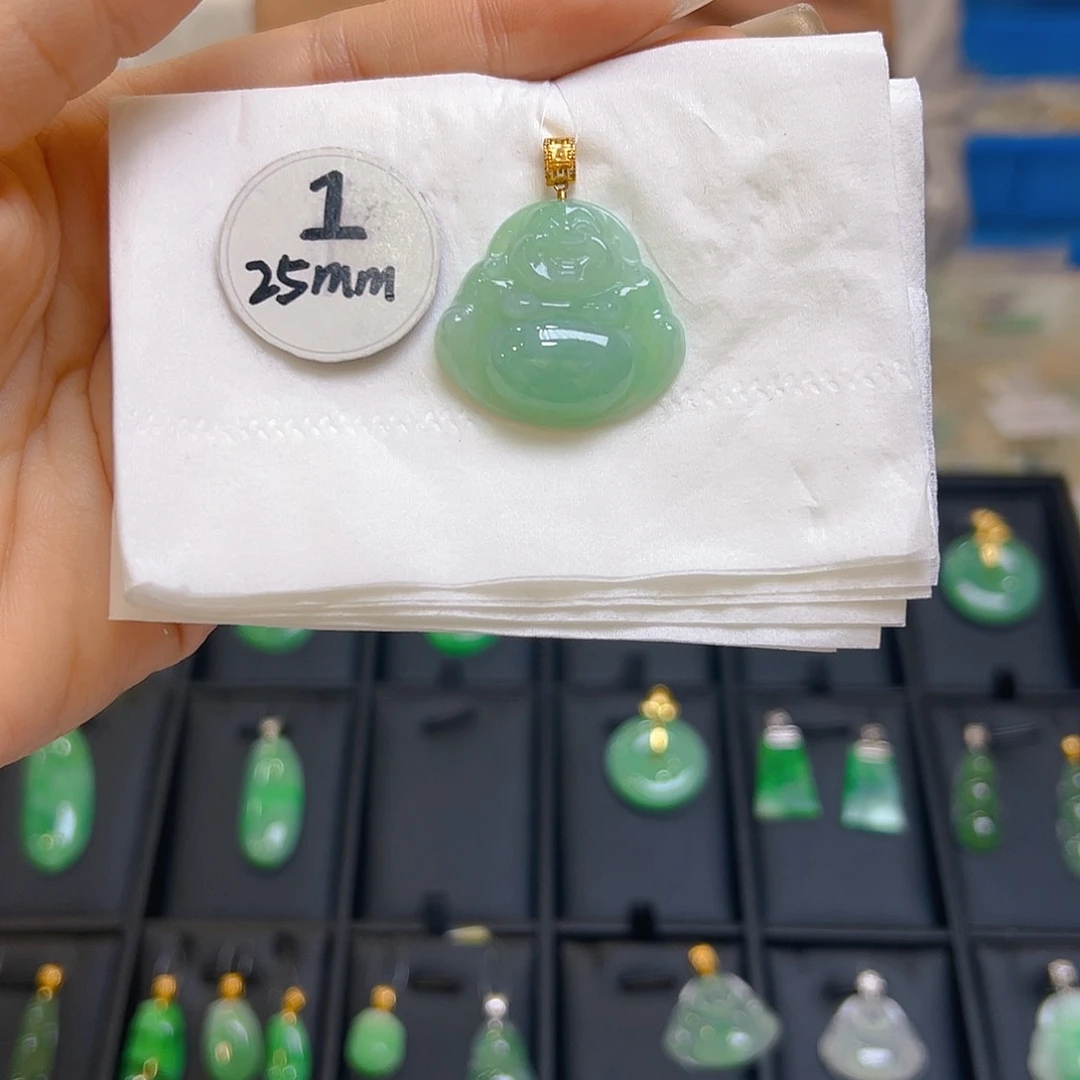 翡翠颈饰18K金镶嵌翡翠