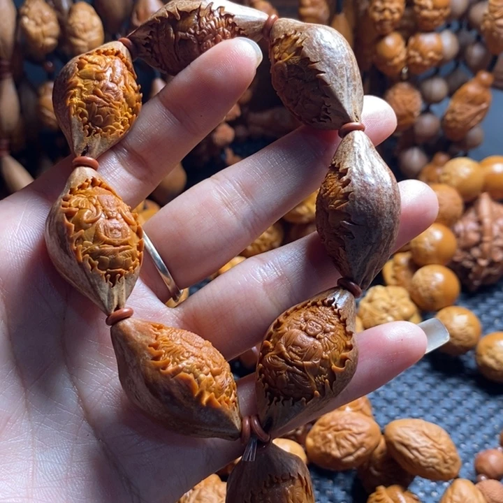吊坠橄榄核八大菩萨