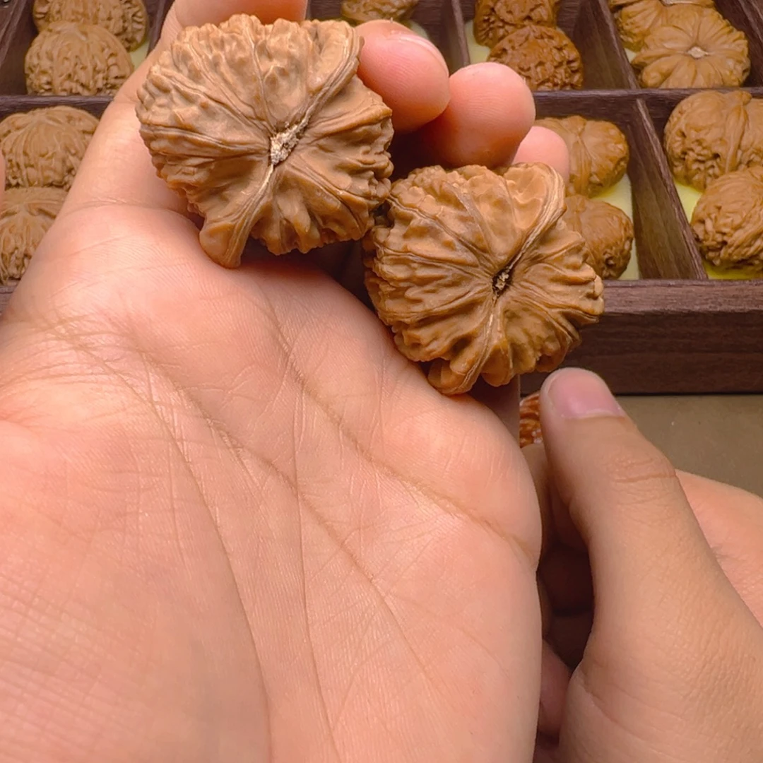 文玩核桃把件38尺球白