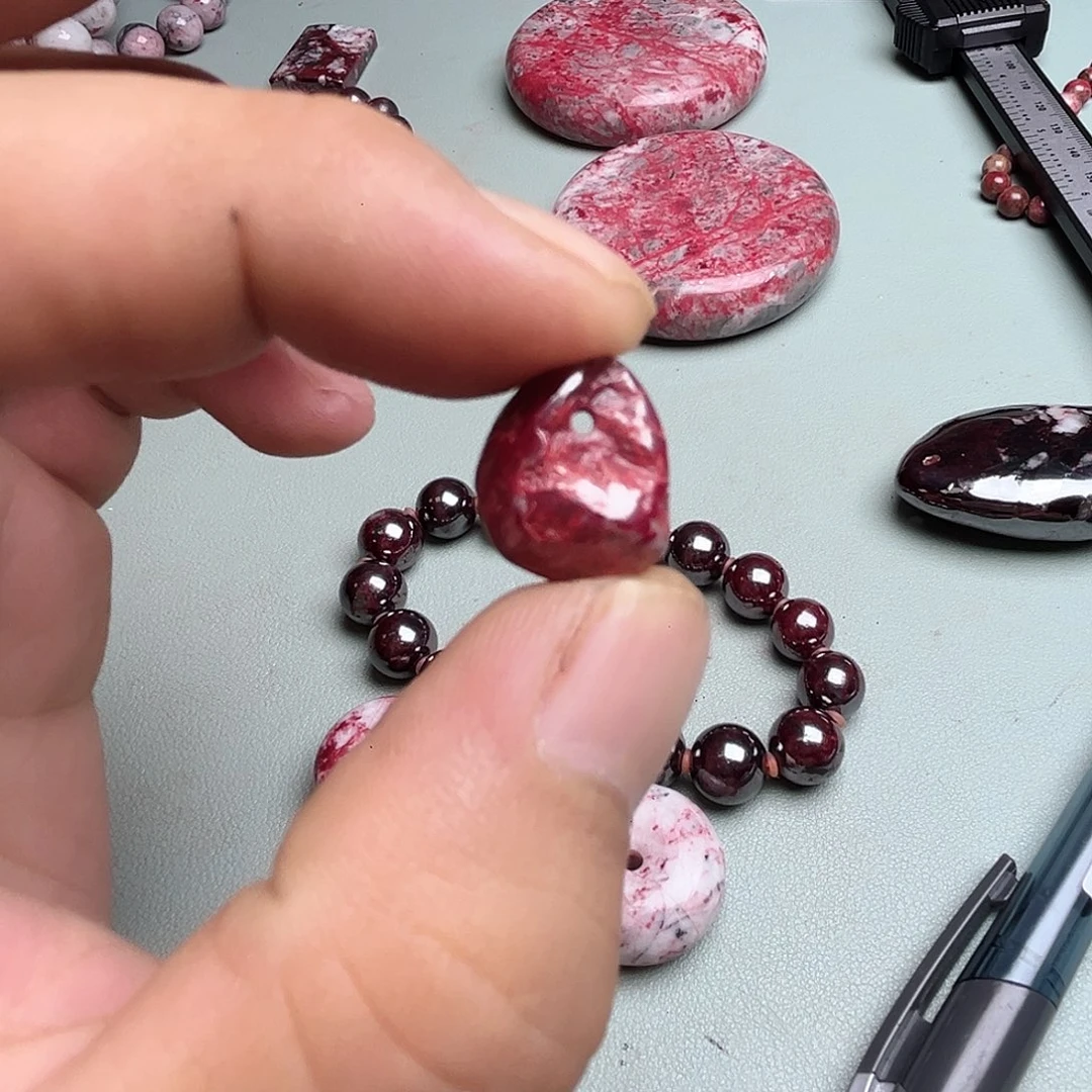 紫砂天然朱砂辰石吊坠